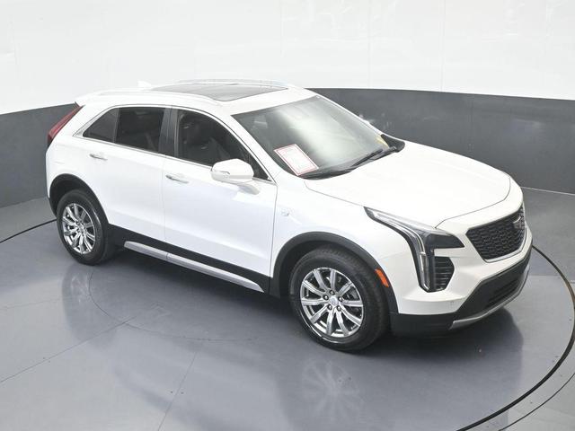 Photo of 2022 Crystal White Tri-Coat Cadillac XT4
