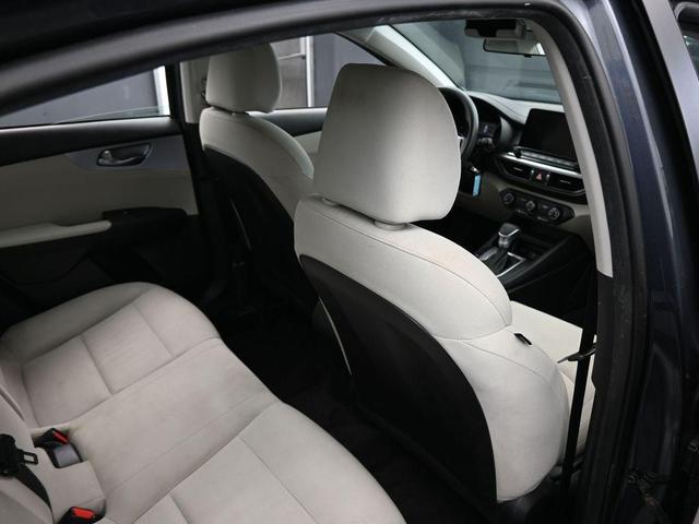 Photo of 2022 Gravity Gray Kia Forte