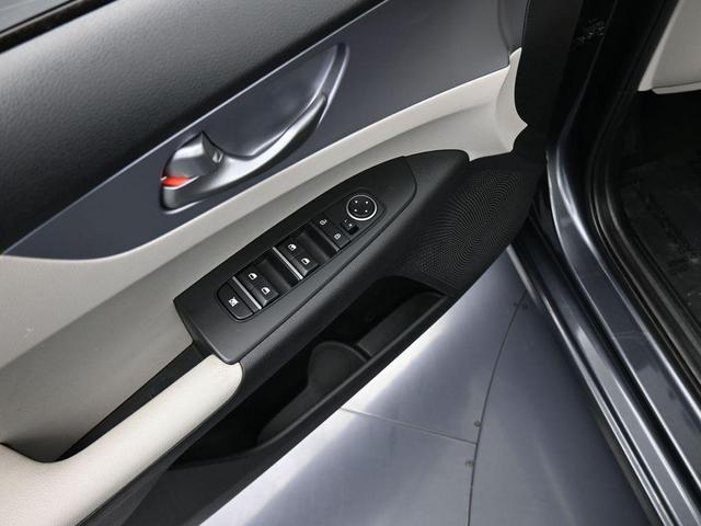 Photo of 2022 Gravity Gray Kia Forte
