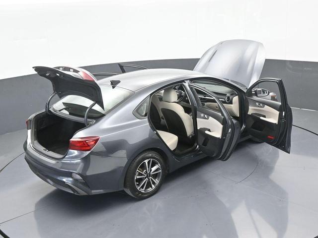 Photo of 2022 Gravity Gray Kia Forte