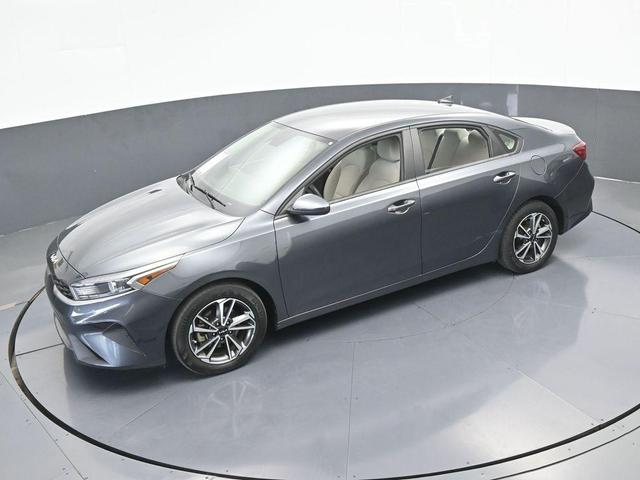 Photo of 2022 Gravity Gray Kia Forte