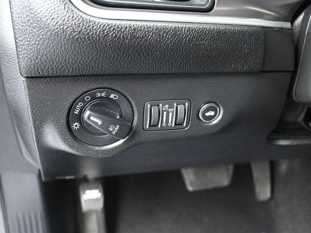 Photo of 2022 Granite Crystal Clearcoat Metallic Dodge Challenger