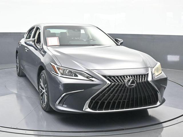 Photo of 2022 Cloudburst Gray Lexus ES 350