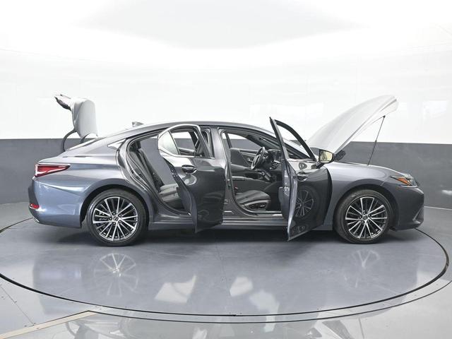 Photo of 2022 Cloudburst Gray Lexus ES 350