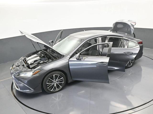 Photo of 2022 Cloudburst Gray Lexus ES 350