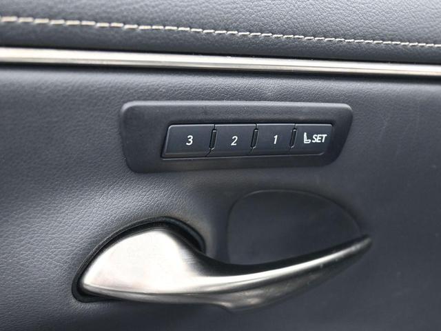 Photo of 2022 Cloudburst Gray Lexus ES 350