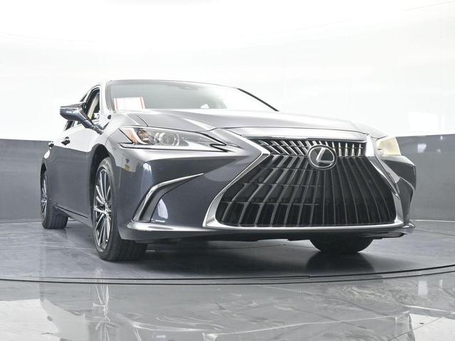Photo of 2022 Cloudburst Gray Lexus ES 350