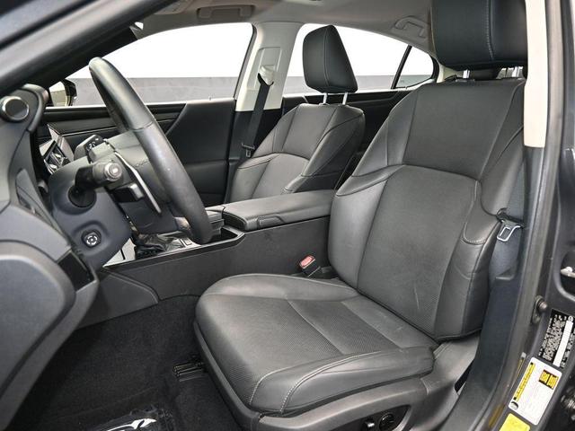 Photo of 2022 Cloudburst Gray Lexus ES 350