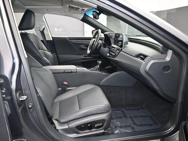 Photo of 2022 Cloudburst Gray Lexus ES 350