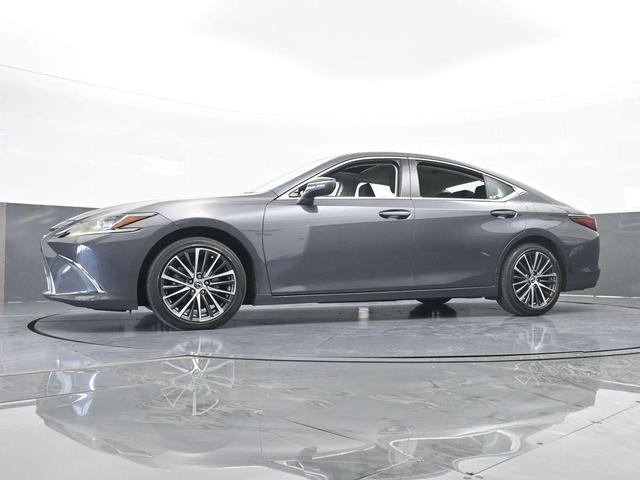 Photo of 2022 Cloudburst Gray Lexus ES 350
