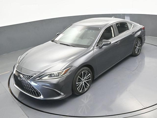 Photo of 2022 Cloudburst Gray Lexus ES 350