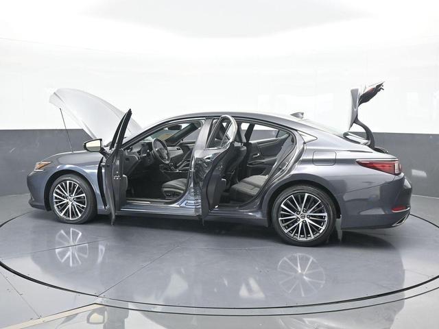 Photo of 2022 Cloudburst Gray Lexus ES 350