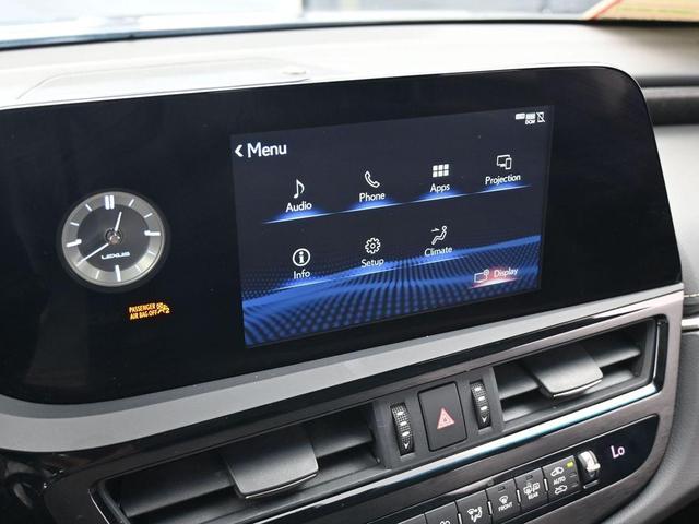 Photo of 2022 Cloudburst Gray Lexus ES 350