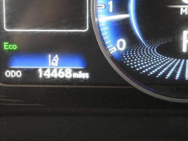 Photo of 2022 Cloudburst Gray Lexus ES 350