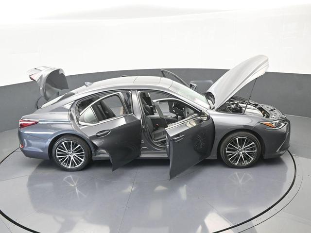 Photo of 2022 Cloudburst Gray Lexus ES 350