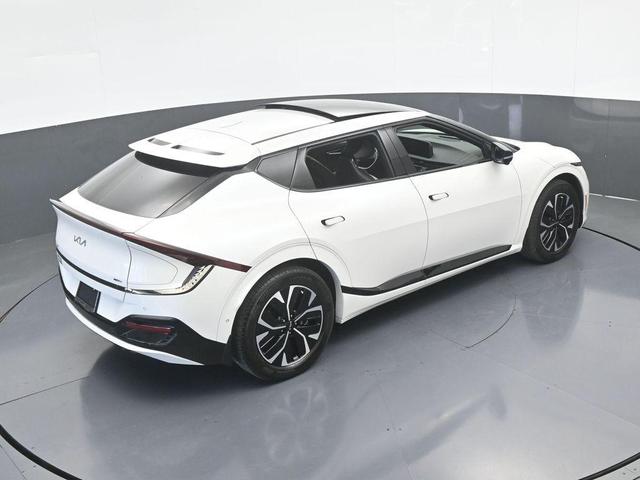 Photo of 2024 Snow White Pearl Kia EV6