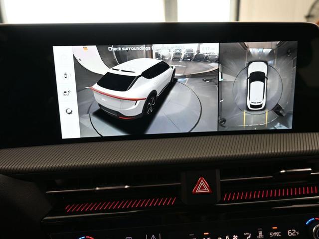 Photo of 2024 Snow White Pearl Kia EV6