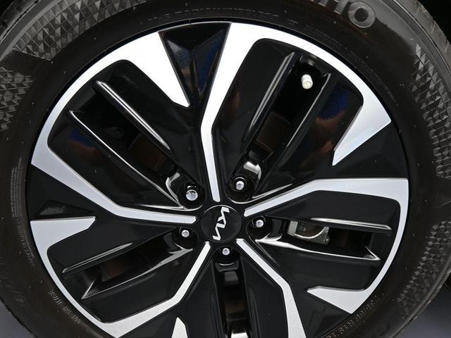 Photo of 2024 Snow White Pearl Kia EV6