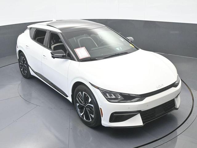 Photo of 2024 Snow White Pearl Kia EV6