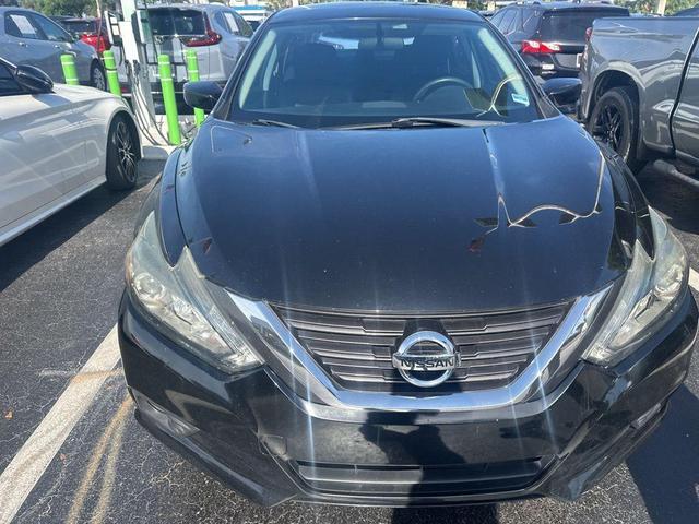Photo of 2017 Black Nissan Altima