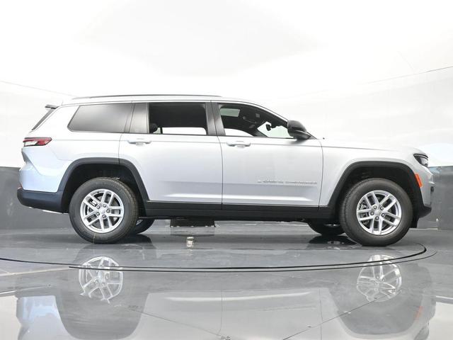 Photo of 2024 Silver Zynith Jeep Grand Cherokee L