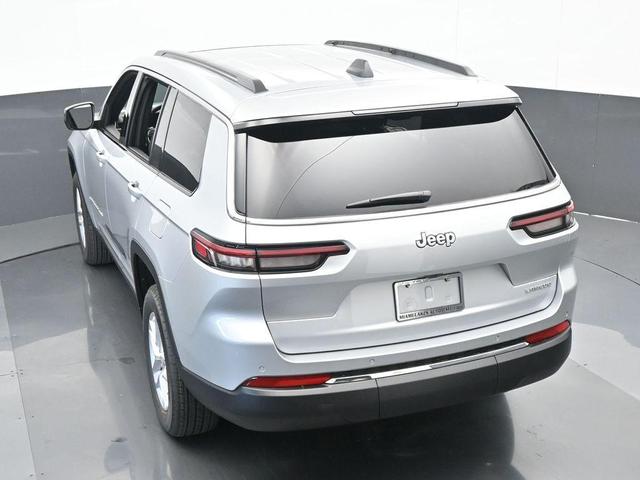 Photo of 2024 Silver Zynith Jeep Grand Cherokee L