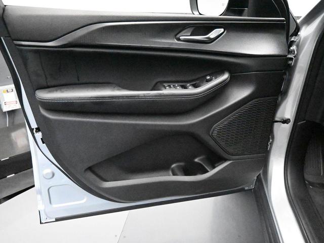 Photo of 2024 Silver Zynith Jeep Grand Cherokee L