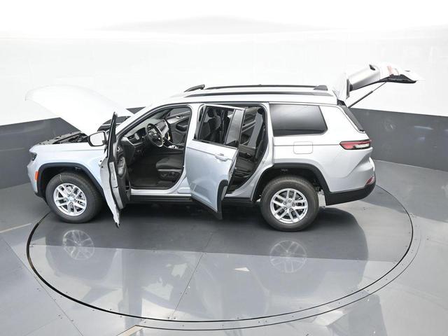 Photo of 2024 Silver Zynith Jeep Grand Cherokee L