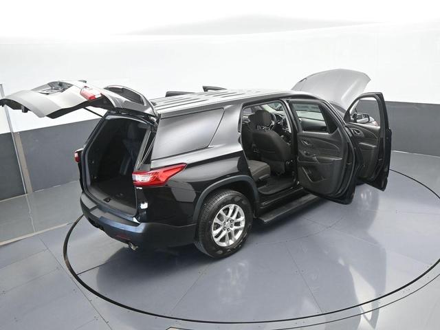Photo of 2021 Mosaic Black Metallic Chevrolet Traverse