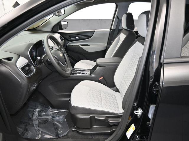 Photo of 2023 Mosaic Black Metallic Chevrolet Equinox