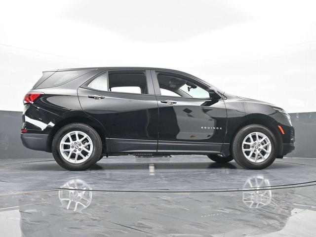 Photo of 2023 Mosaic Black Metallic Chevrolet Equinox