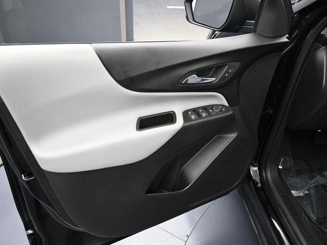 Photo of 2023 Mosaic Black Metallic Chevrolet Equinox
