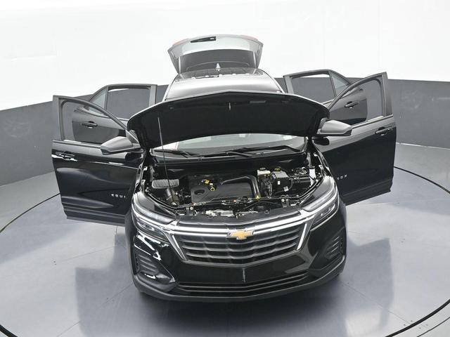 Photo of 2023 Mosaic Black Metallic Chevrolet Equinox