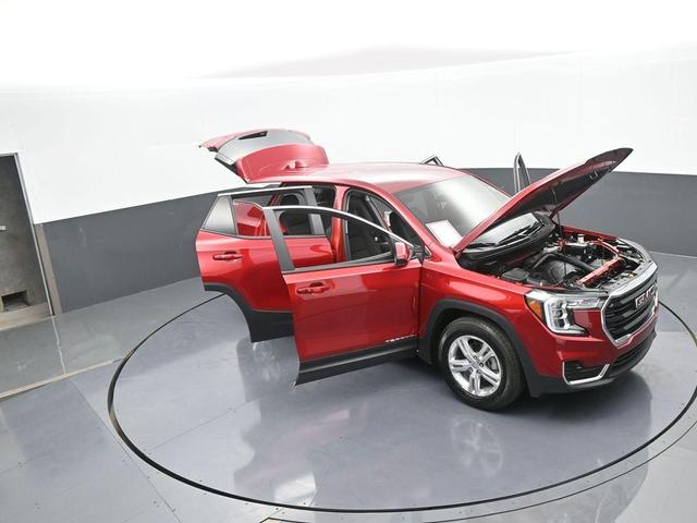 Photo of 2024 Volcanic Red GMC Terrain