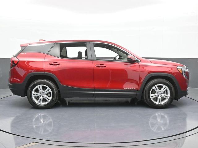 Photo of 2024 Volcanic Red GMC Terrain