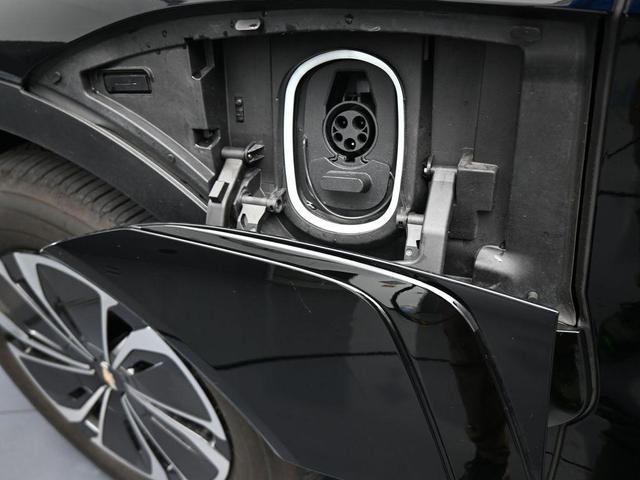 Photo of 2025 Black Chevrolet Blazer EV