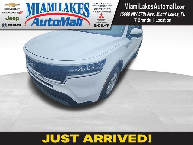 Photo of 2021 Glacial White Pearl Kia Sorento