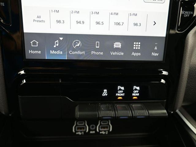 Photo of 2025 Billet Silver Metallic Clearcoat RAM 1500