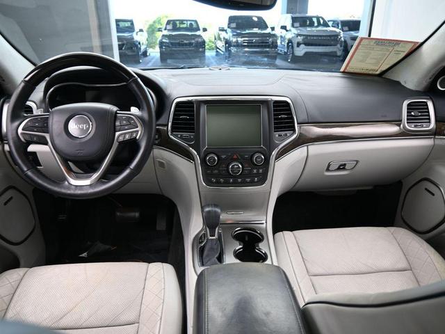 Photo of 2017 True Blue Pearlcoat Jeep Grand Cherokee