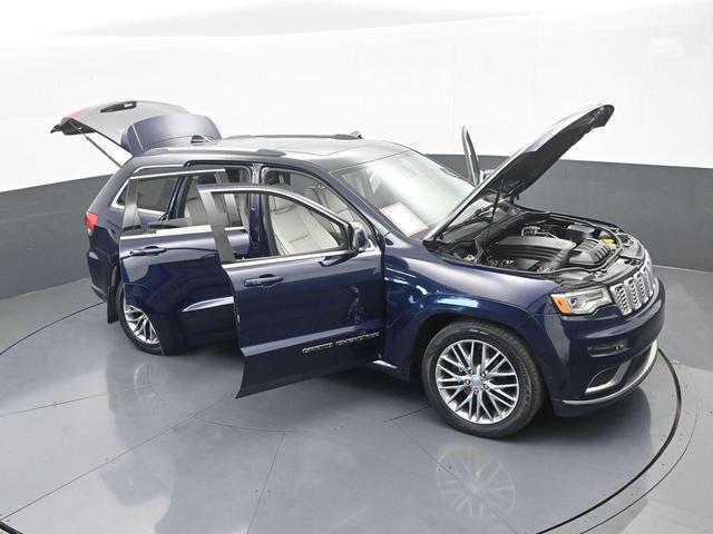 Photo of 2017 True Blue Pearlcoat Jeep Grand Cherokee