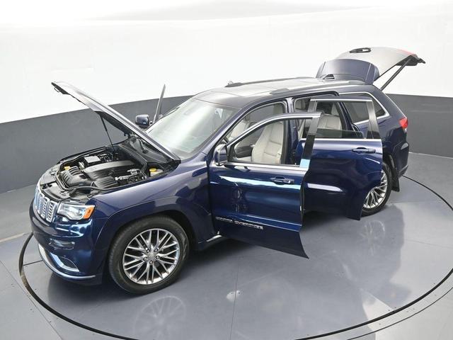 Photo of 2017 True Blue Pearlcoat Jeep Grand Cherokee