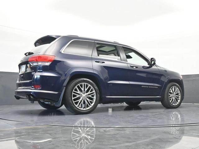Photo of 2017 True Blue Pearlcoat Jeep Grand Cherokee