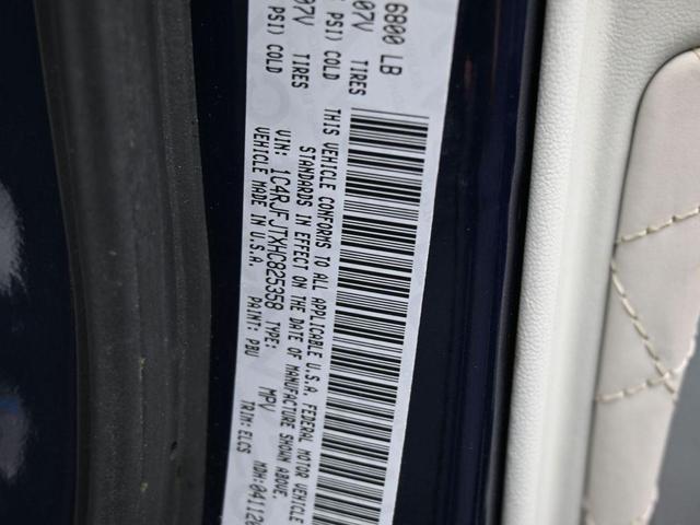 Photo of 2017 True Blue Pearlcoat Jeep Grand Cherokee