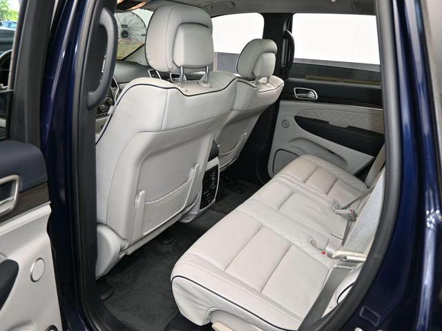 Photo of 2017 True Blue Pearlcoat Jeep Grand Cherokee