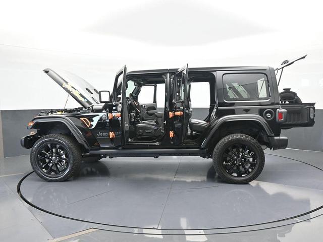 Photo of 2023 Black Clearcoat Jeep Wrangler