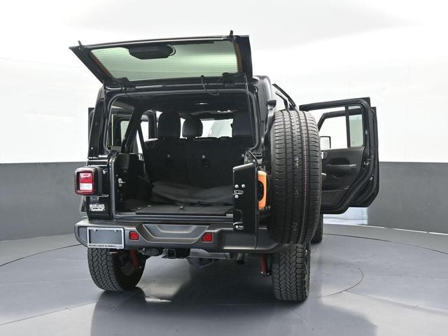 Photo of 2023 Black Clearcoat Jeep Wrangler