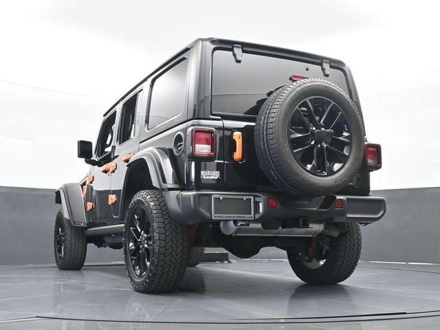 Photo of 2023 Black Clearcoat Jeep Wrangler