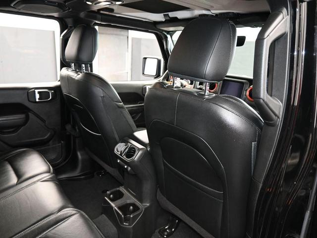 Photo of 2023 Black Clearcoat Jeep Wrangler
