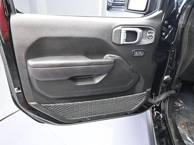 Photo of 2023 Black Clearcoat Jeep Wrangler