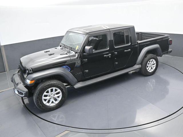 Photo of 2023 Black Clearcoat Jeep Gladiator